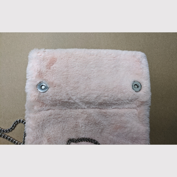 Fuzzy pink crossbody purse - Picture 5 of 7